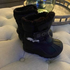 Toddler boys snow boots, Sorel size 7
